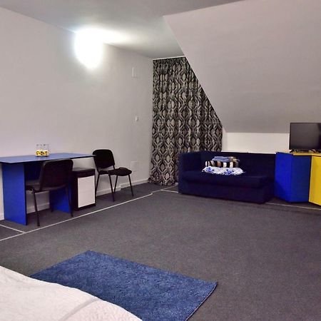 Pensiunea La Safari Târgu Neamț Zewnętrze zdjęcie