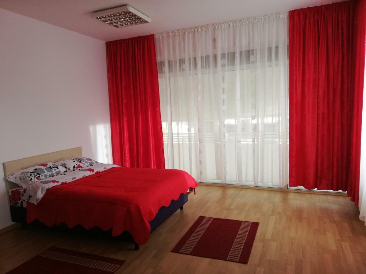 Pensiunea La Safari Târgu Neamț Zewnętrze zdjęcie