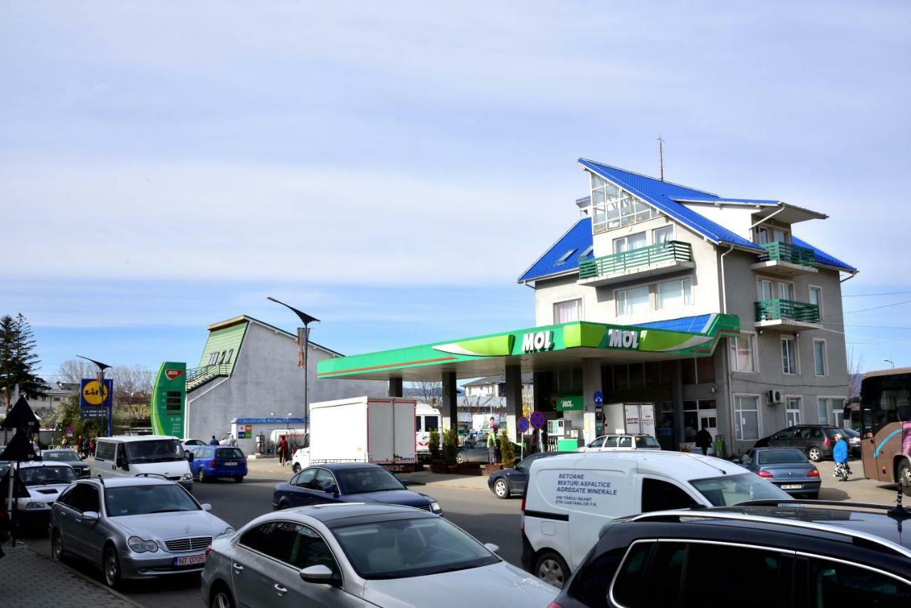 Pensiunea La Safari Târgu Neamț Zewnętrze zdjęcie